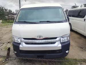 Toyota HiAce 2013 White