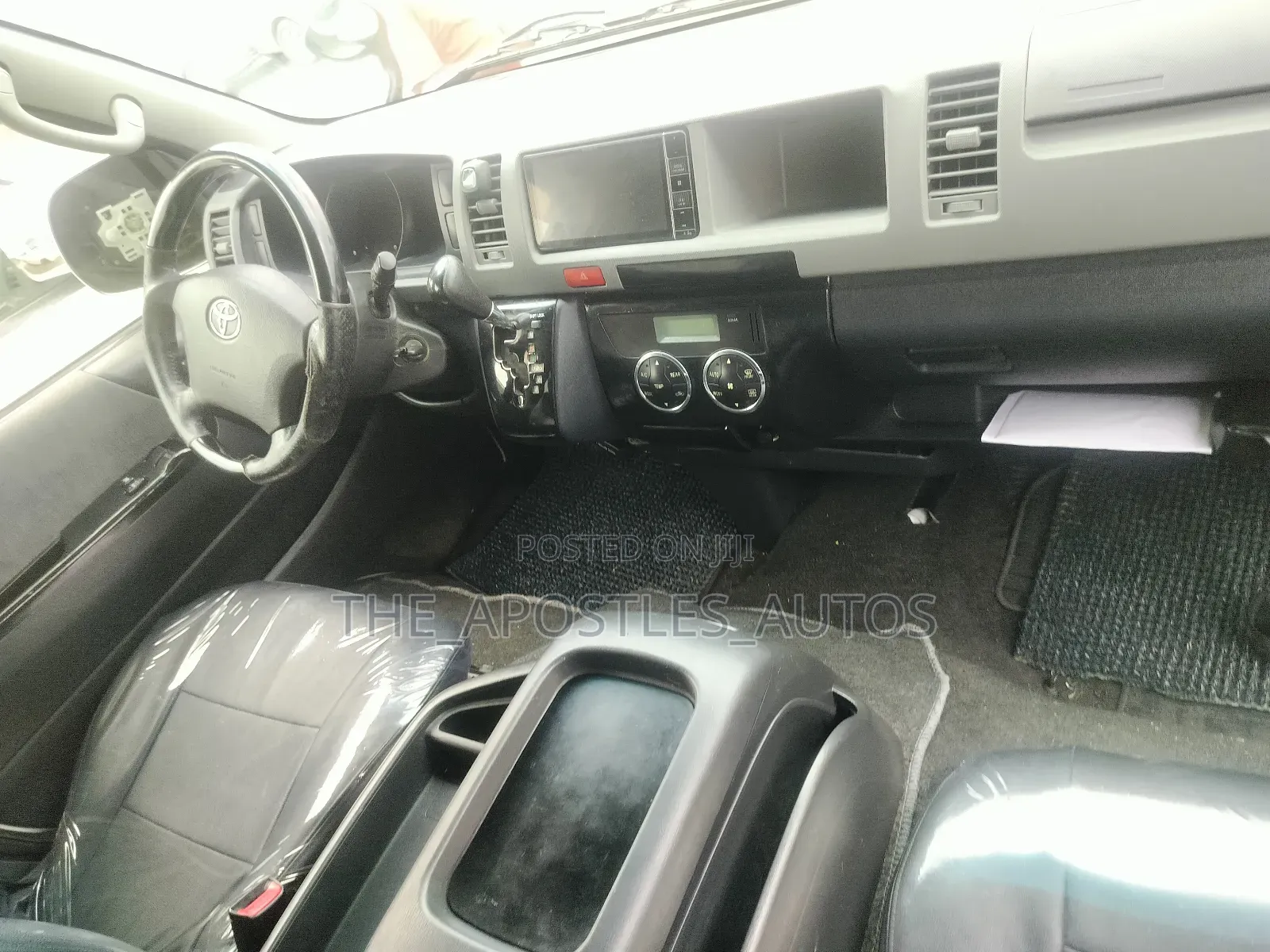 Toyota HiAce 2016 White