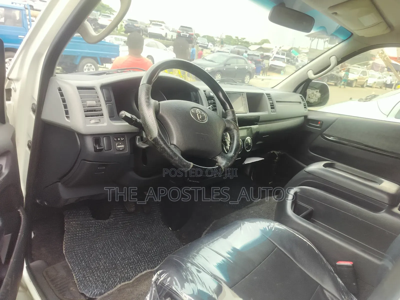Toyota HiAce 2016 White