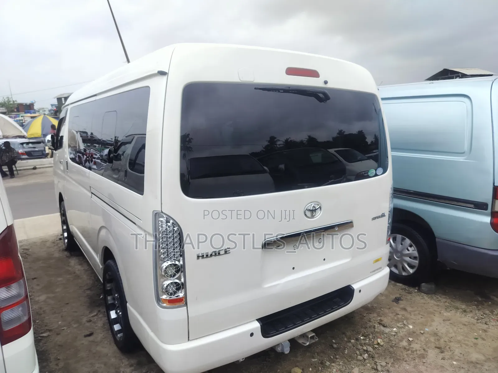Toyota HiAce 2016 White