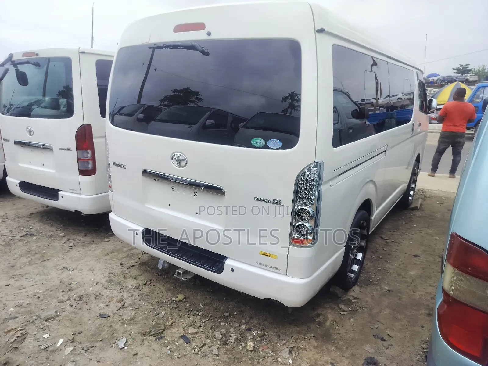 Toyota HiAce 2016 White