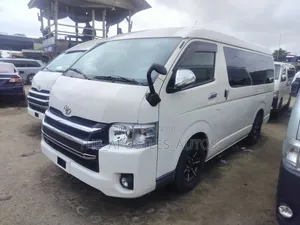 Toyota HiAce 2017 White