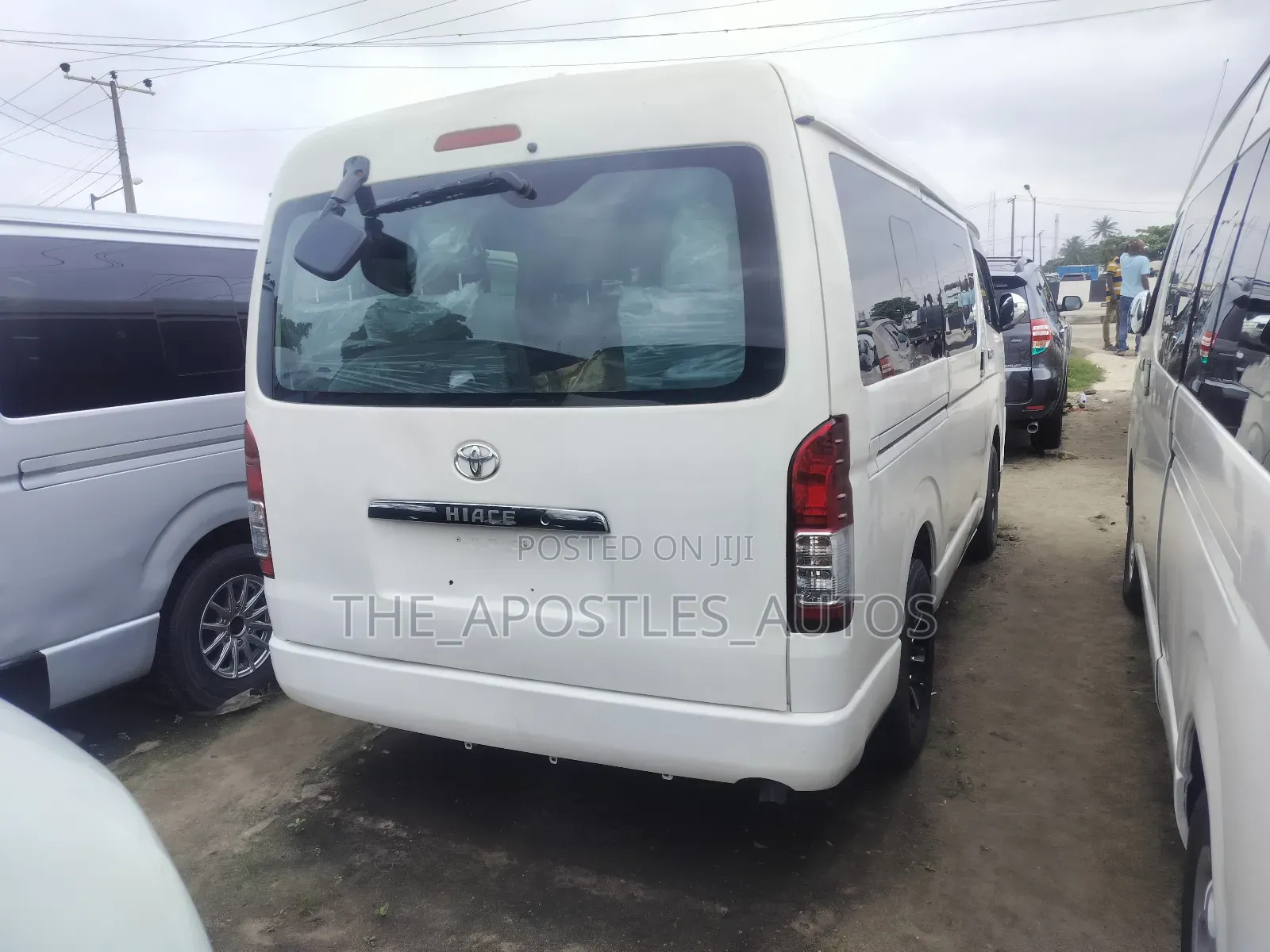 Toyota HiAce 2017 White