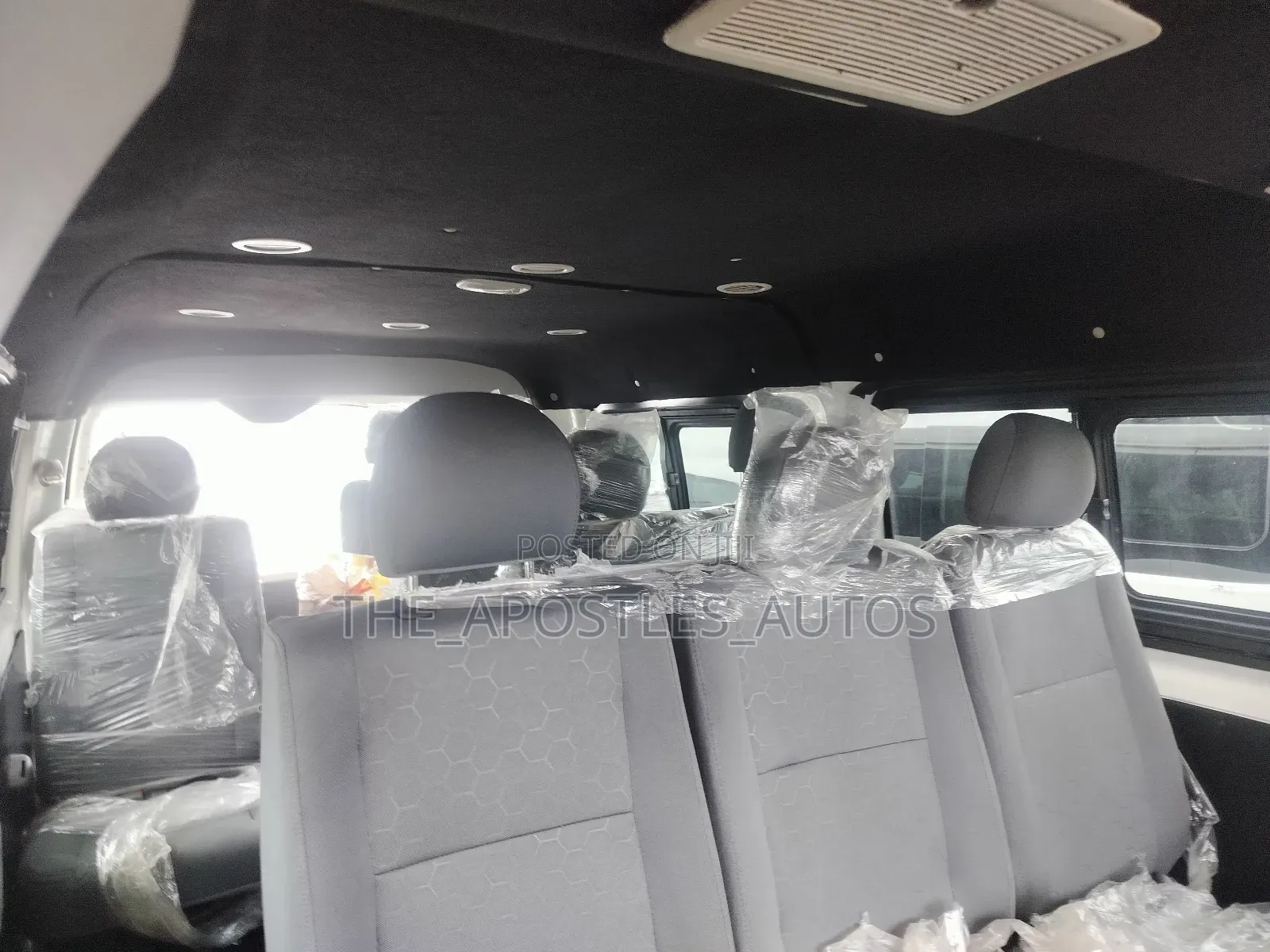 Toyota HiAce 2017 White