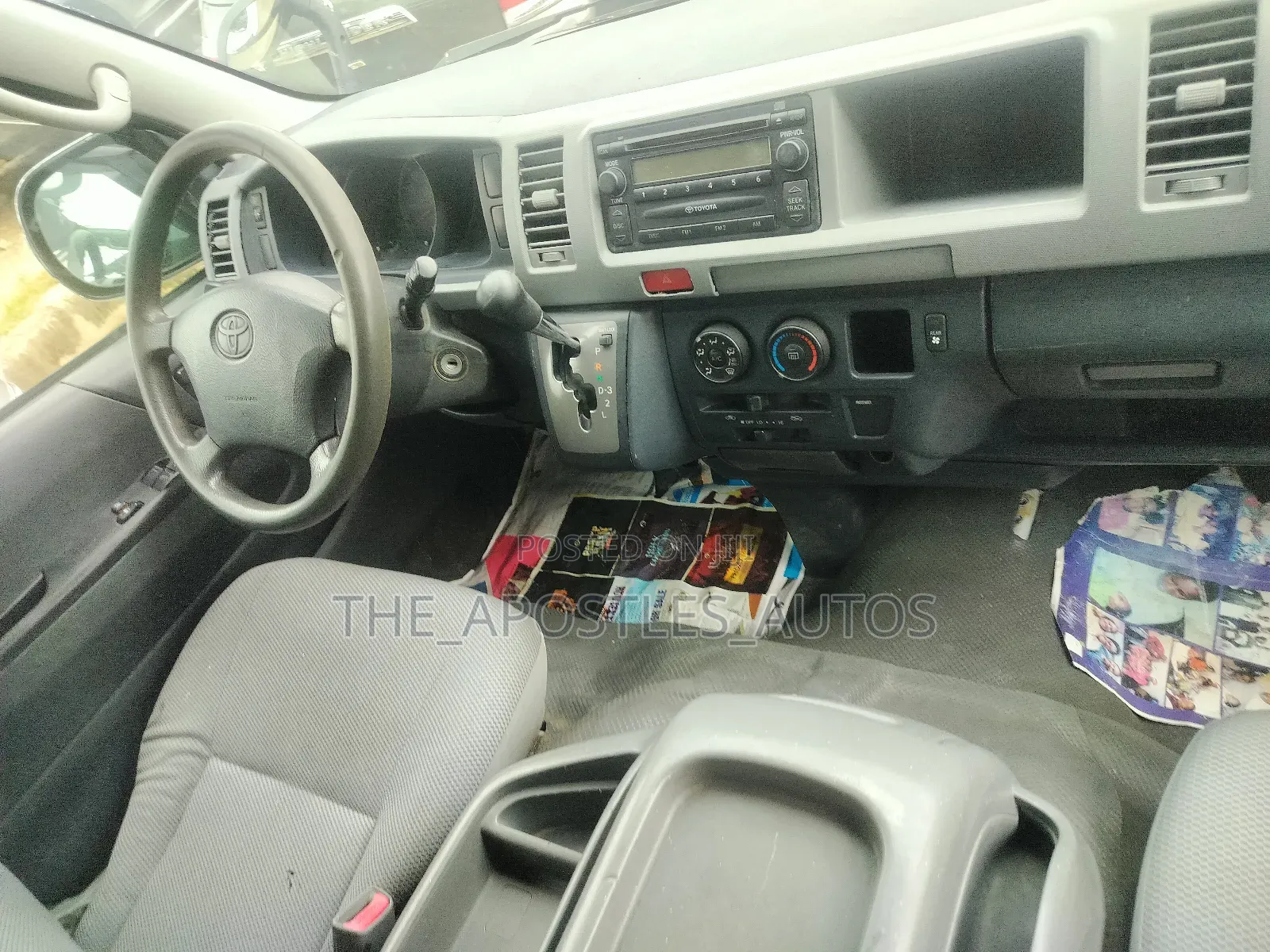 Toyota HiAce 2017 White