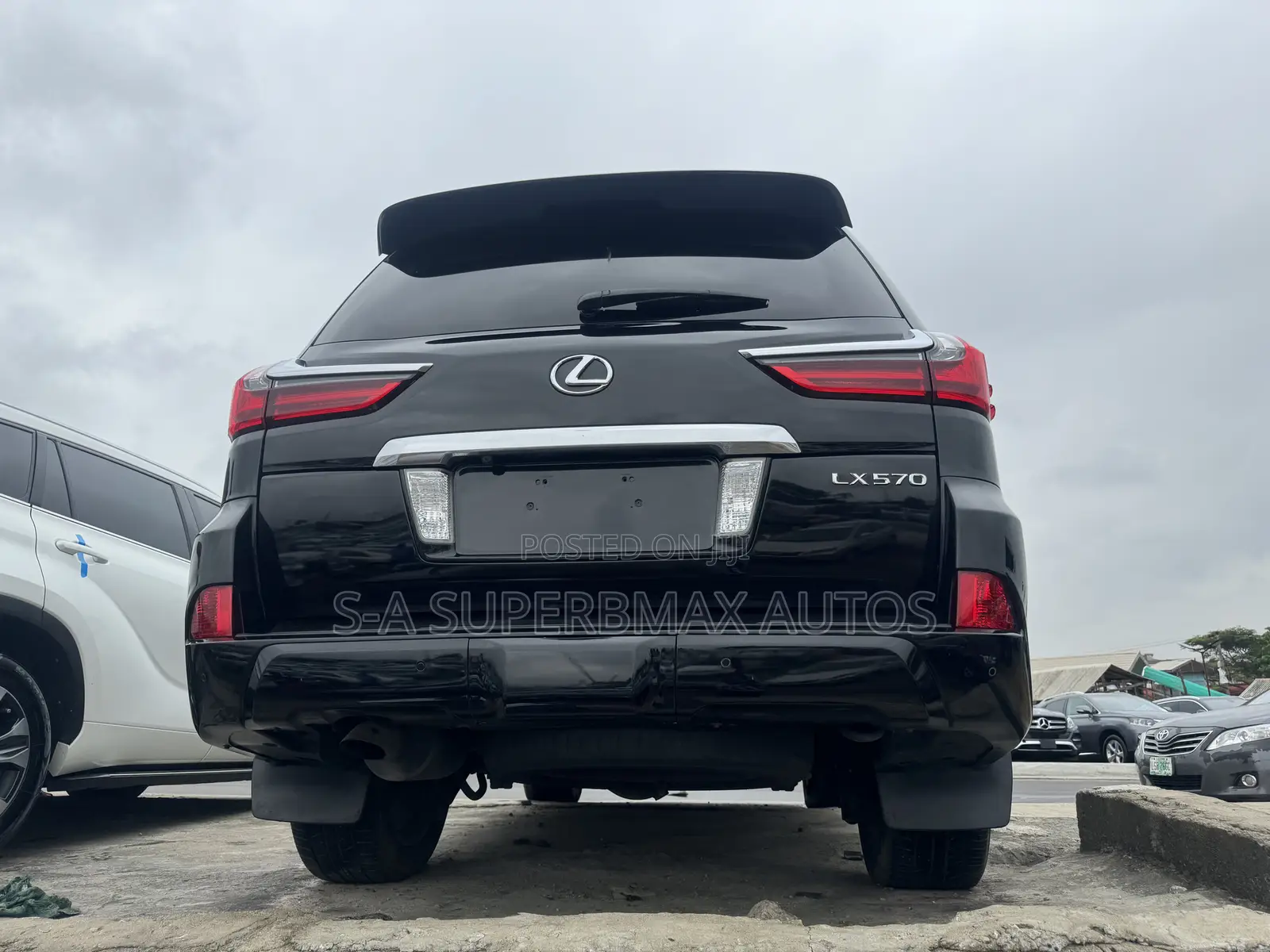 Lexus LX 2016 Black