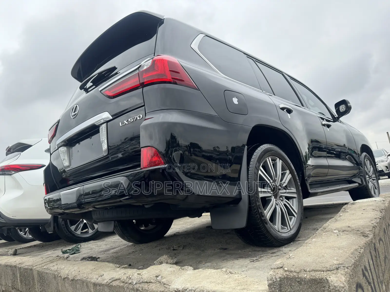 Lexus LX 2016 Black