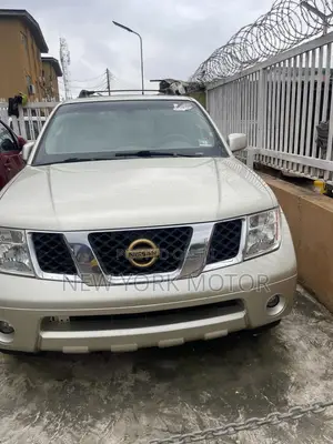 Nissan Pathfinder 2005 Gold