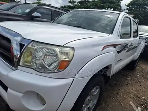 Toyota Tacoma 2015 White