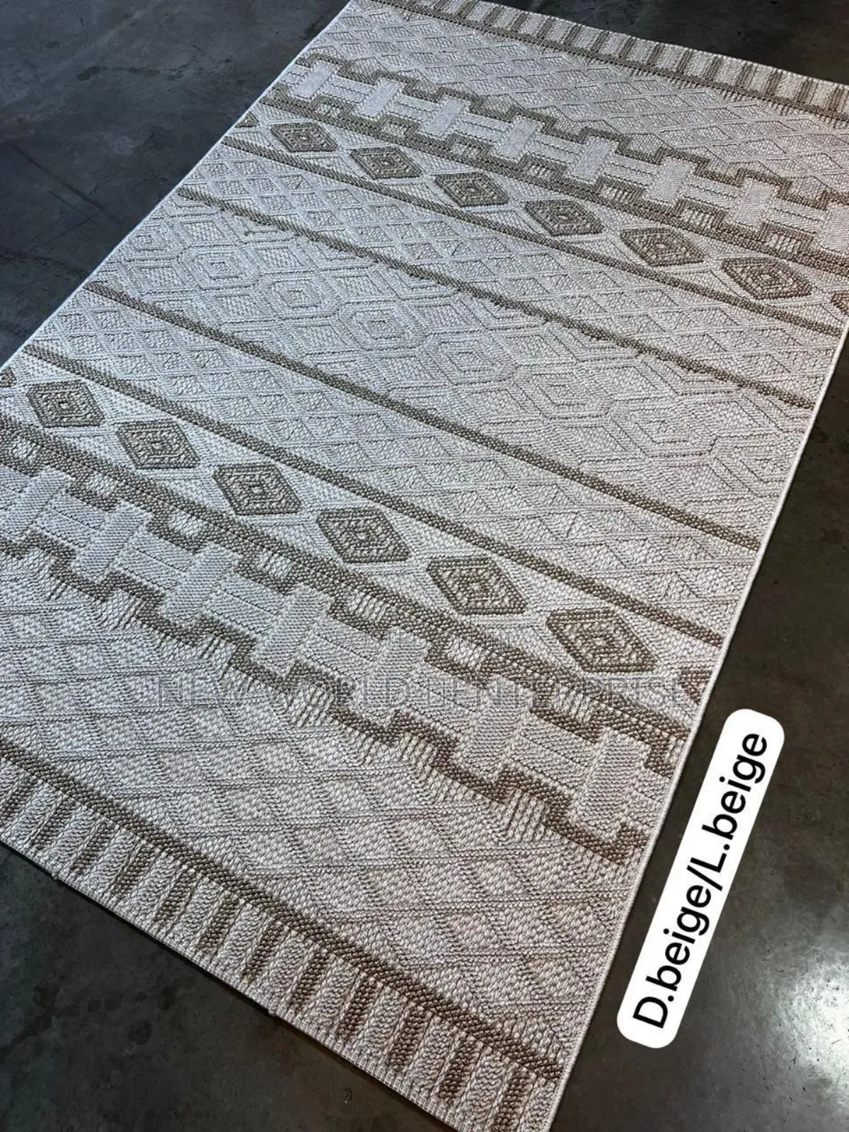 5by7 Feets Modern Turkish Weaven Centre Rug
