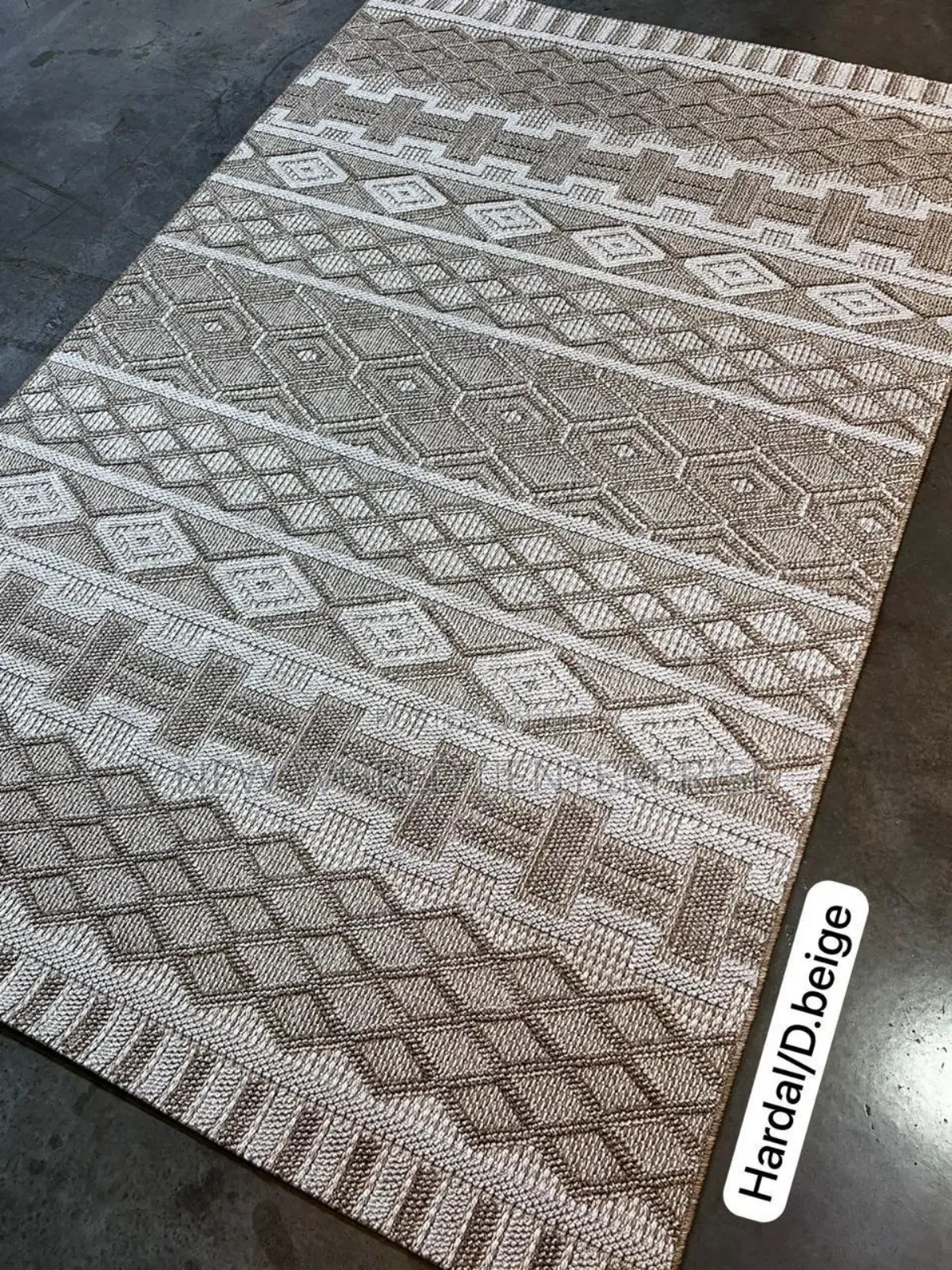 8by11 Feets Modern Turkish Weaven Centre Rug