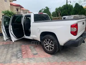 Toyota Tundra 2018 White