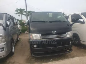 Toyota Grand HiAce 2010 Black
