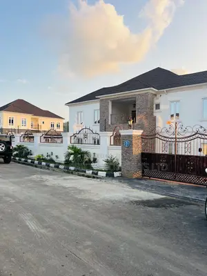 5bdrm Duplex in Naf Valley Estate, Asokoro for sale