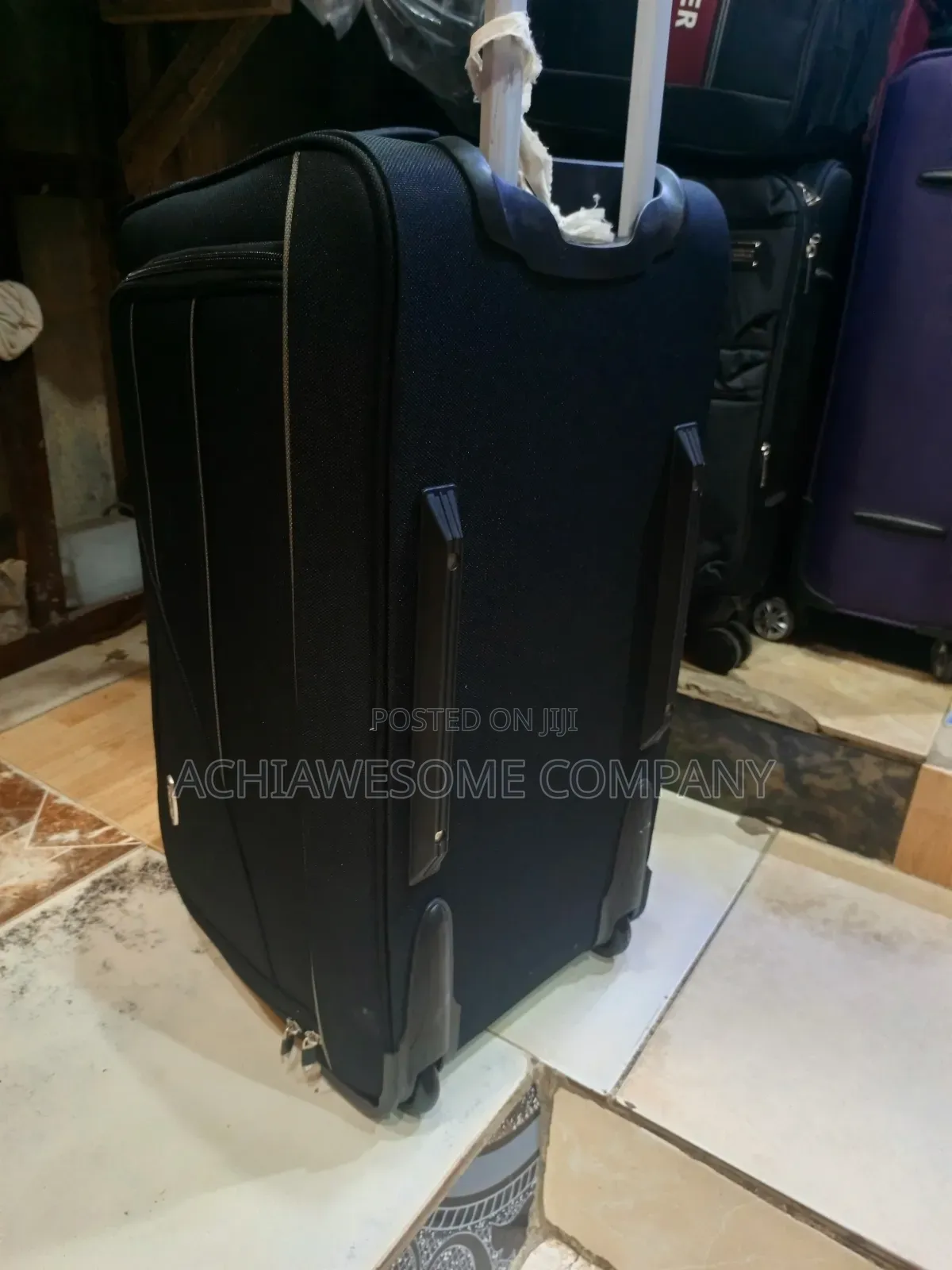 Weightless Traveling Bag With Trolley
