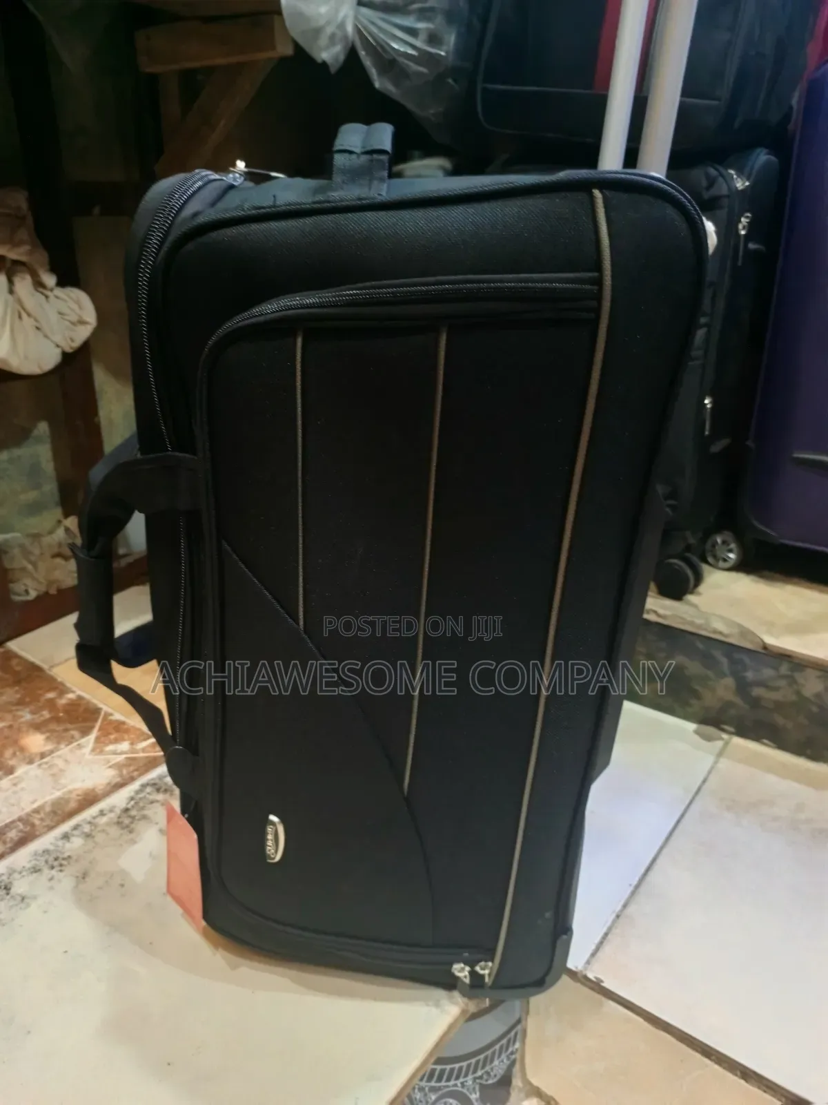 Weightless Traveling Bag With Trolley