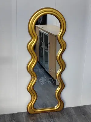 Wavy Cosmetic Standing Mirror