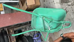 High Quality Wheelbarrow With Tire