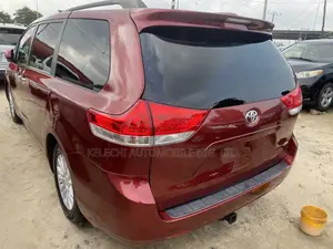 Toyota Sienna XLE 7 Passenger Mobility 2011 Red