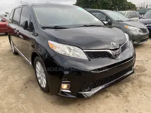 Toyota Sienna XLE Premium 8 Passenger (3.5L 6cyl 8A) 2017 Black