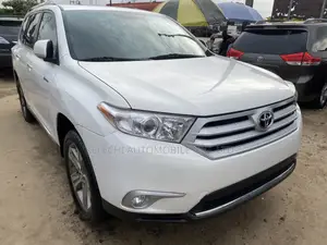 Toyota Highlander Limited 2011 White