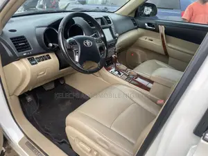 Toyota Highlander Limited 2011 White