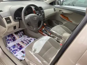 Toyota Corolla 2010 Gold