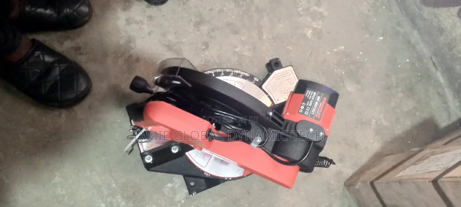 Miter Saw Machine
