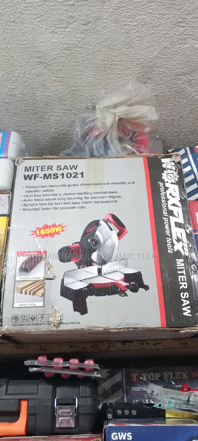 Miter Saw Machine