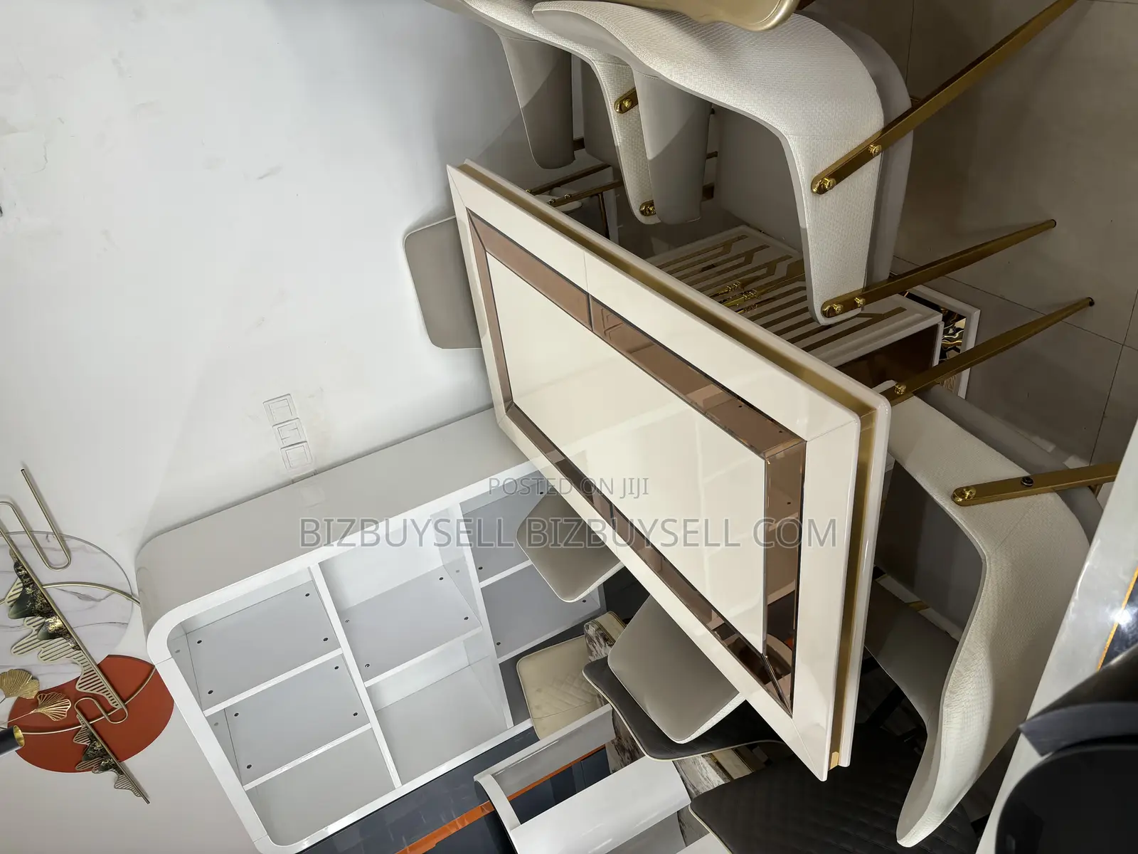 Set of Six Seaters Dining