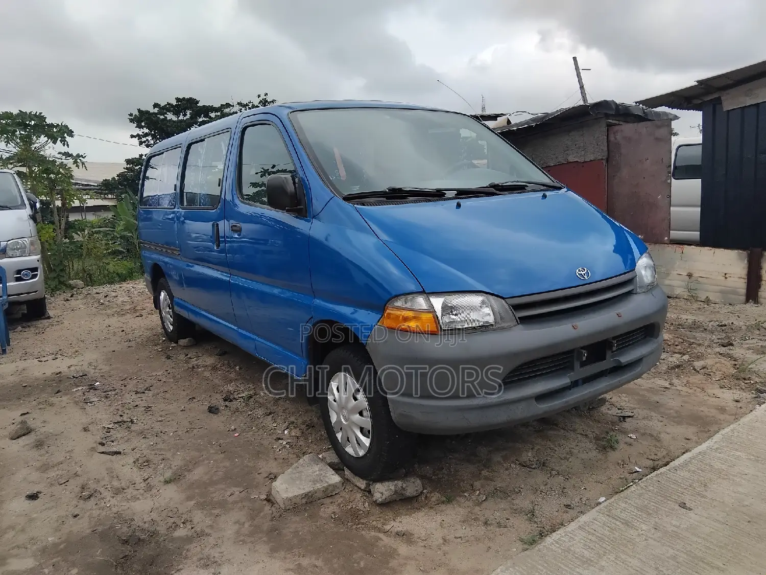 Toyota HiAce 2005 Blue