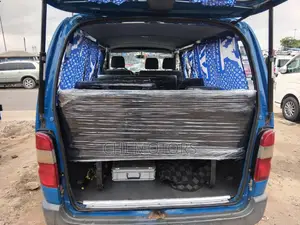 Toyota HiAce 2005 Blue