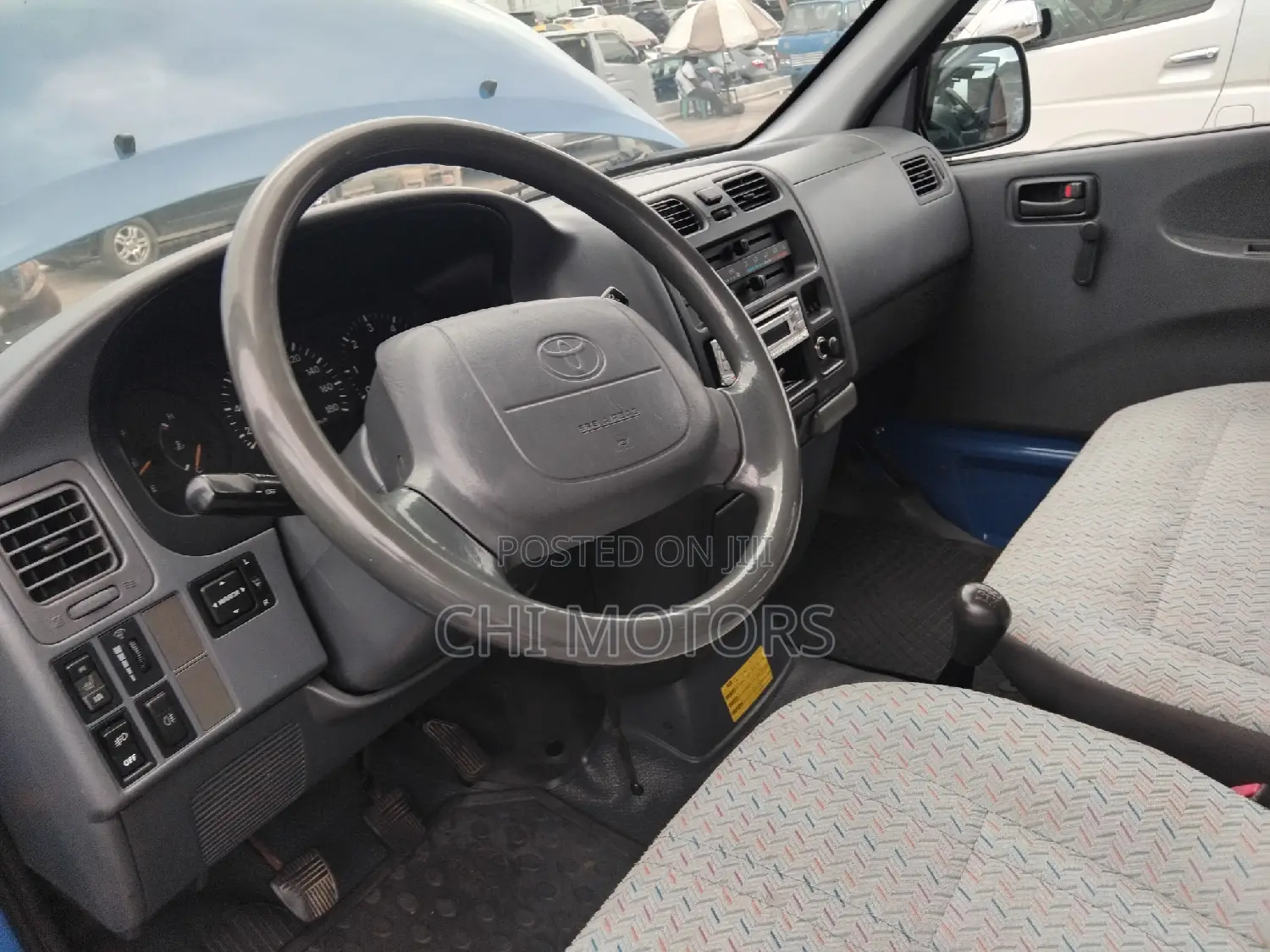 Toyota HiAce 2005 Blue