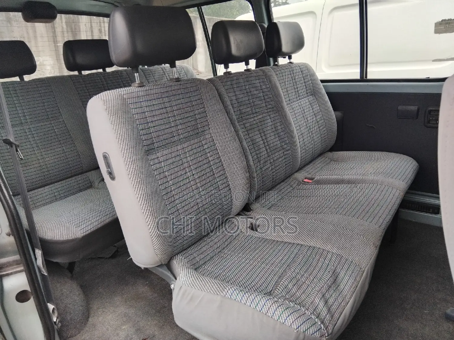 Toyota HiAce 2002 Grey