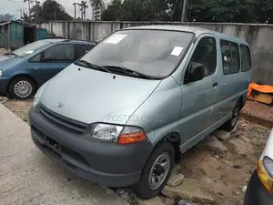 Toyota HiAce 2002 Grey