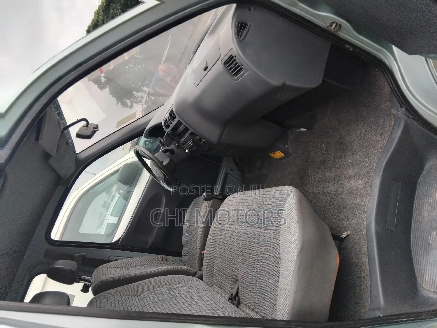 Toyota HiAce 2002 Grey