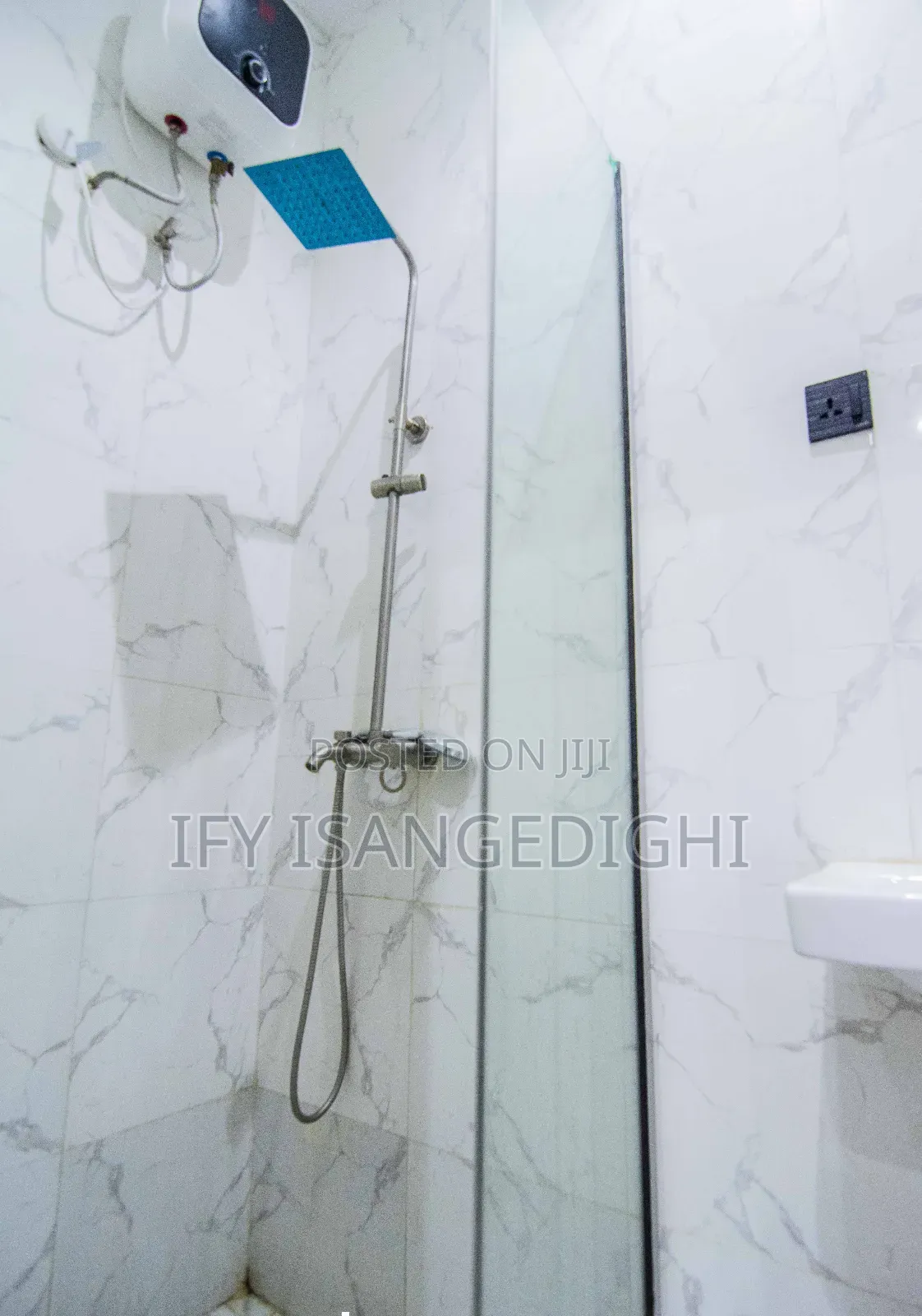 Luxury Fully Detached 4 Bedroom Duplex