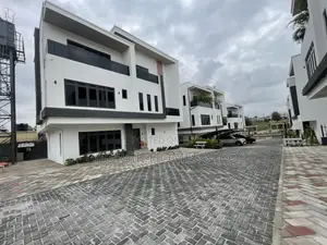 5bdrm Duplex in Guzape District for sale