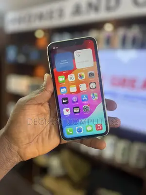Apple iPhone XR 64 GB White