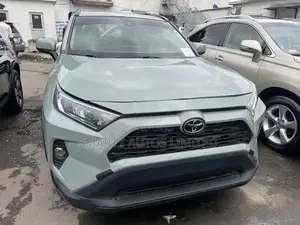 Toyota RAV4 2019 Green