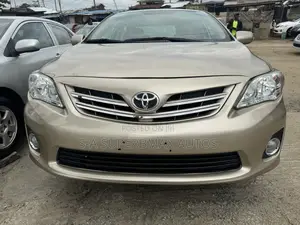 Toyota Corolla 2010 Gold