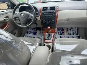 Toyota Corolla 2010 Gold