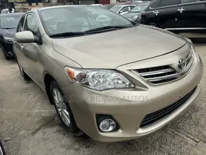 Toyota Corolla 2010 Gold