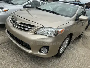 Toyota Corolla 2010 Gold