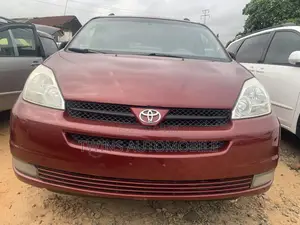 Toyota Sienna LE AWD 2005 Red