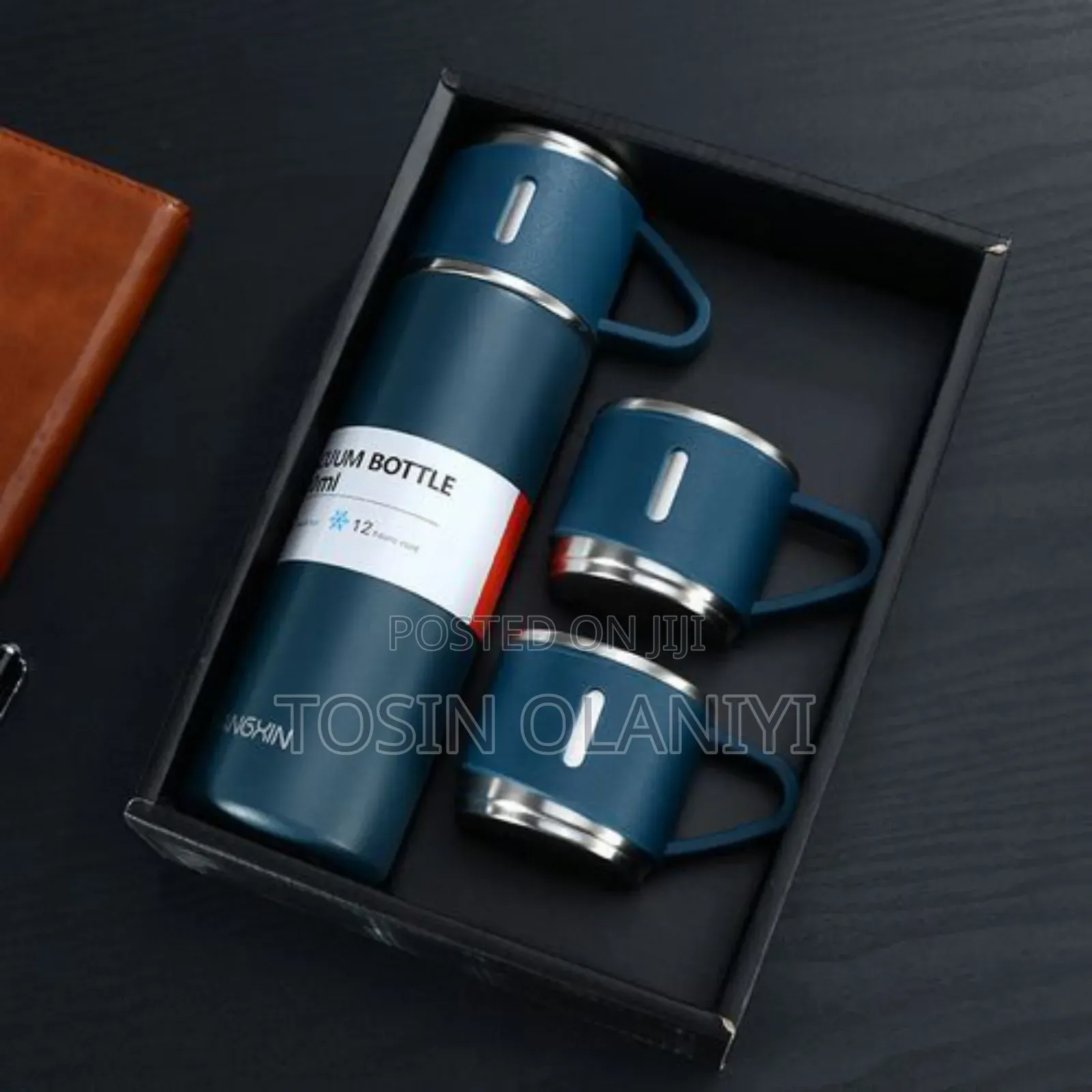 Vacuum Flask Set With 2 Cups (500ml)