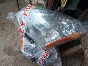 Nissan Rogue Headlight 2010 Model