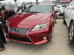 Lexus ES 2015 Red