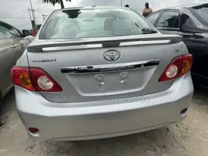 Toyota Corolla 2010 Silver