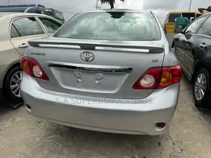 Toyota Corolla 2010 Silver